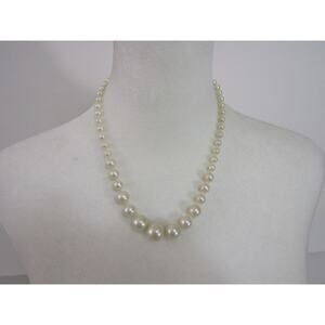 Cream Faux Pearl Graduate Bead Necklace 17" Boho Cottagecore Elegant‎ Minimalist